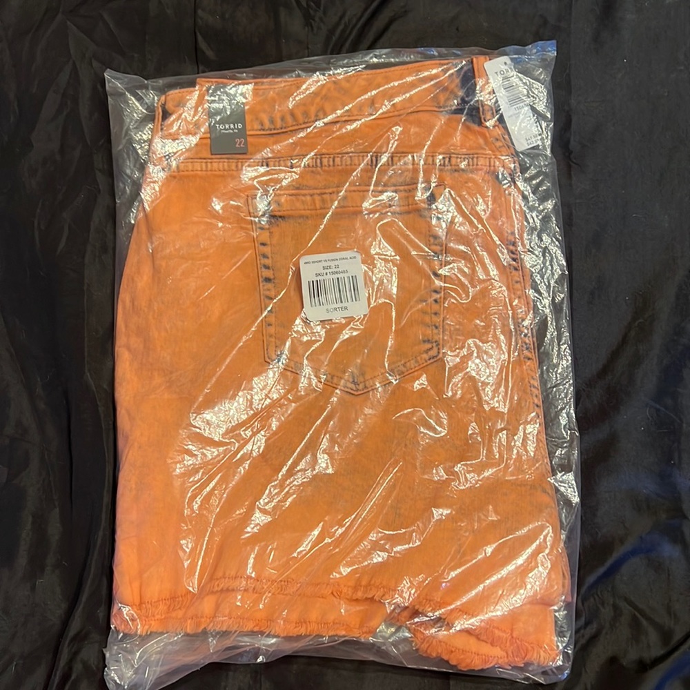 New in bag Torrid shorts size 22 peachy orange